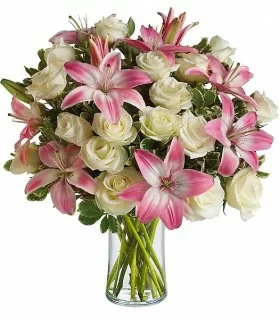 Florero de Vidrio 18 Rosas, 8 Varas de Liliums