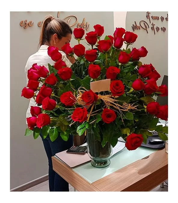 Florero de Vidrio 48 Rosas