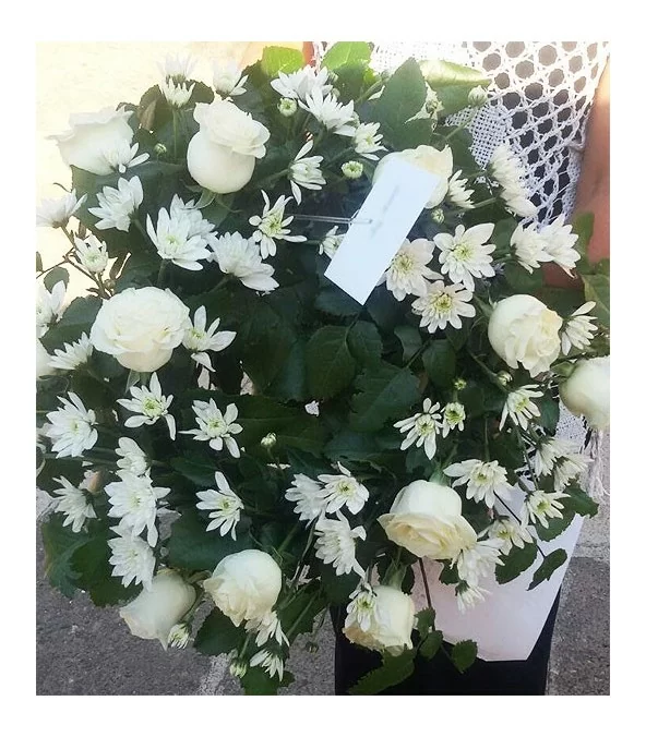 Corona de Rosas Blancas