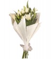 1 Ramo, 6 Rosas Blancas, 4 Varas de Liliums Blancos/ 2 Flores por Tallo